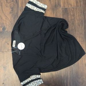 Black Leopard top